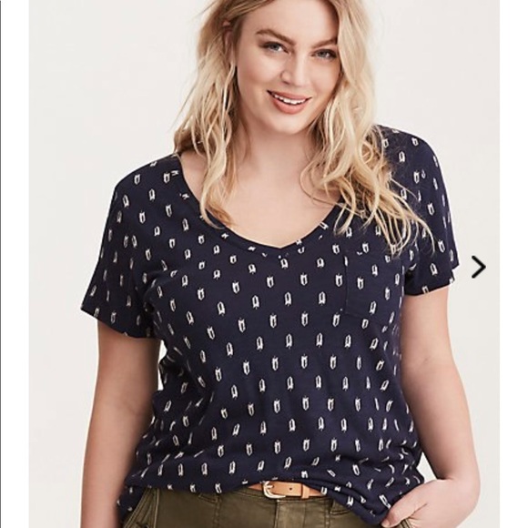torrid Tops - 3/30 Torrid | Navy Arrow Print V-Neck Tee